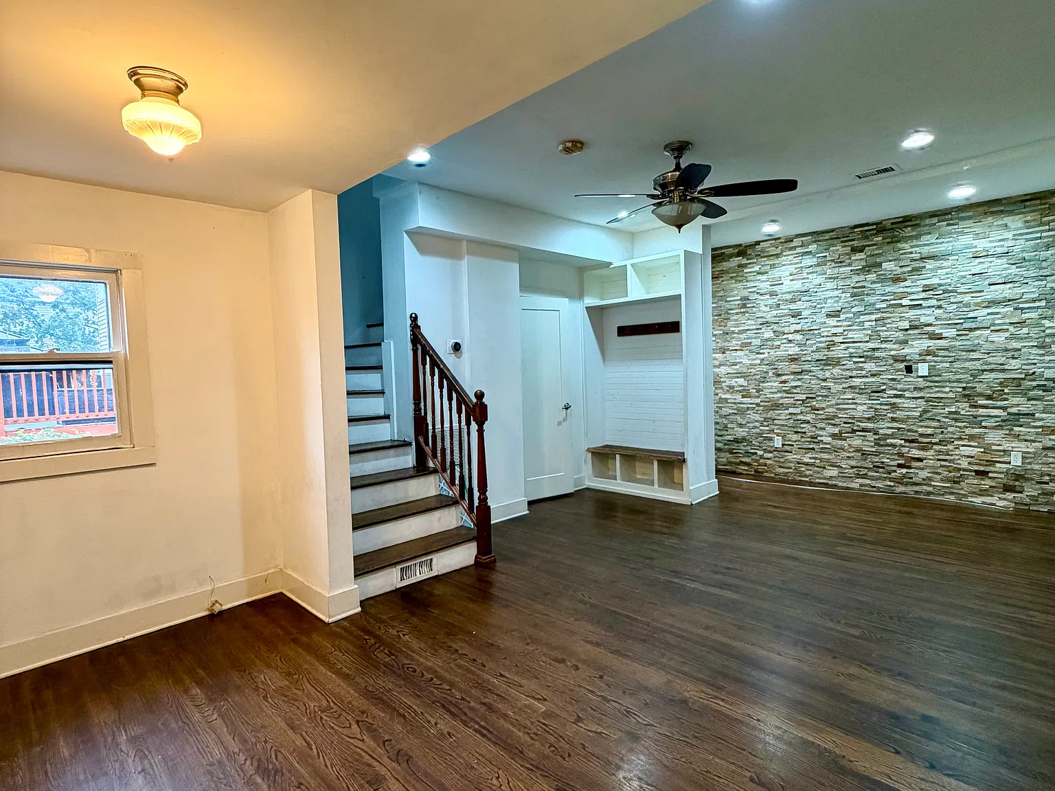 2 bed, 1.5 bath, 1100 sqft, $2,600 — Photo 2