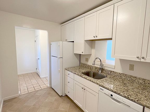 3rd image of 431 E Belvidere St APT G-11