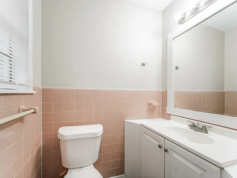 1130 Marble St — Photo 14