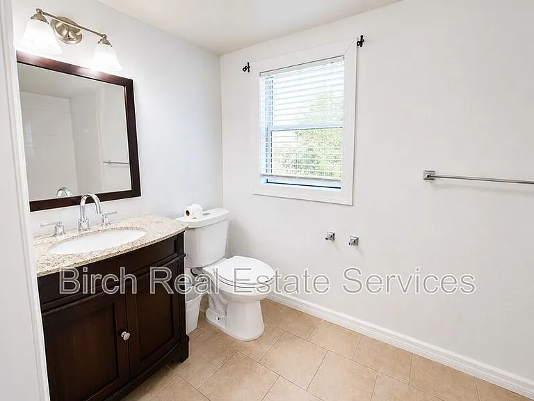 1725 Preston St S #B — Photo 13