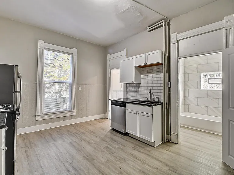 1309 Wright St — Photo 9
