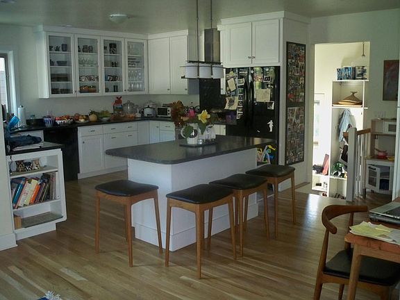 5th image of 601 E Kent Ave
