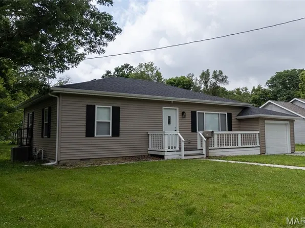 500 E Winter Ave, Greenville, IL 62246