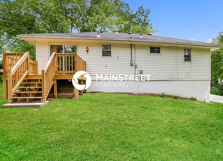 102 N Charlotte St — Photo 17