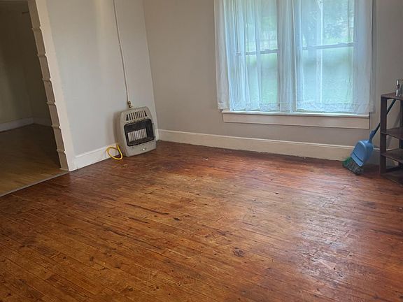 3rd image of 1608 McLain St