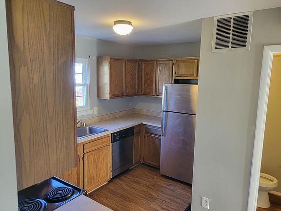 4th image of 915 Portia Ct #1