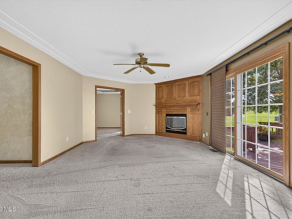 5th image of 5432 Bayshore Rd