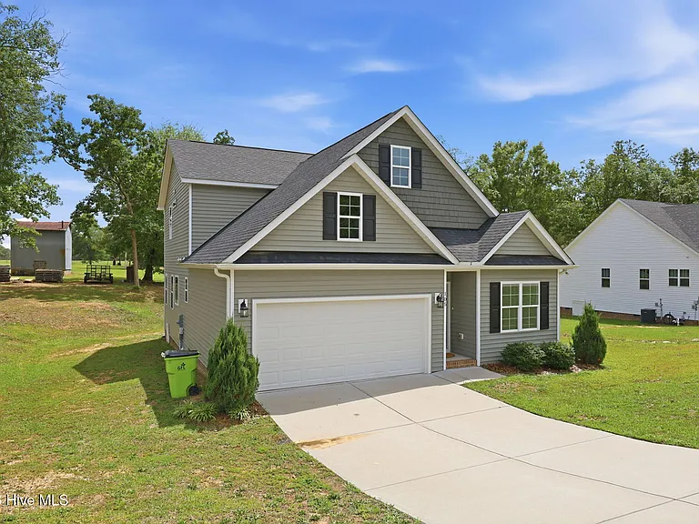 105 Village Dr — Photo 45