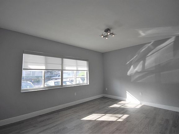 5th image of 1135 8th St #One