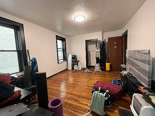 4th image of 2135 27th St APT B2