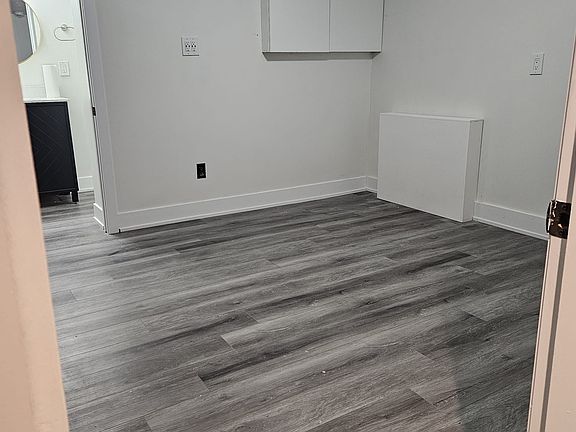 3rd image of 134 Bridgeport Rd E #0