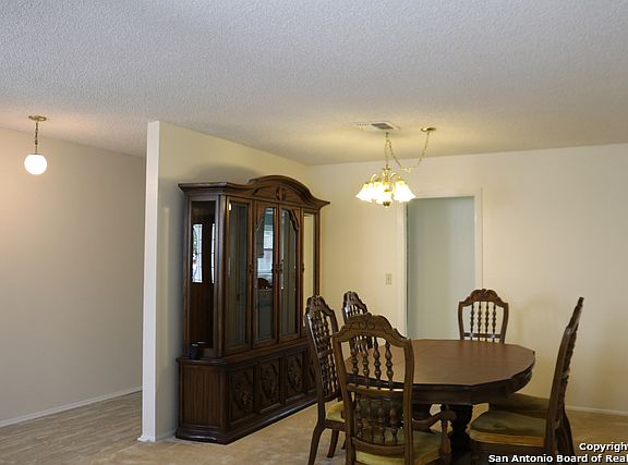 4th image of 5506 Castle Pond Dr