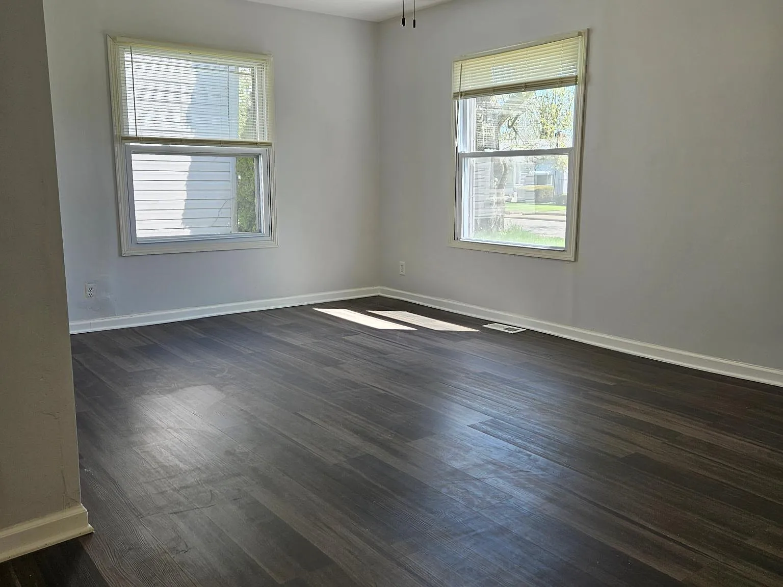 2 bed, 850 sqft, $1,350 — Photo 3
