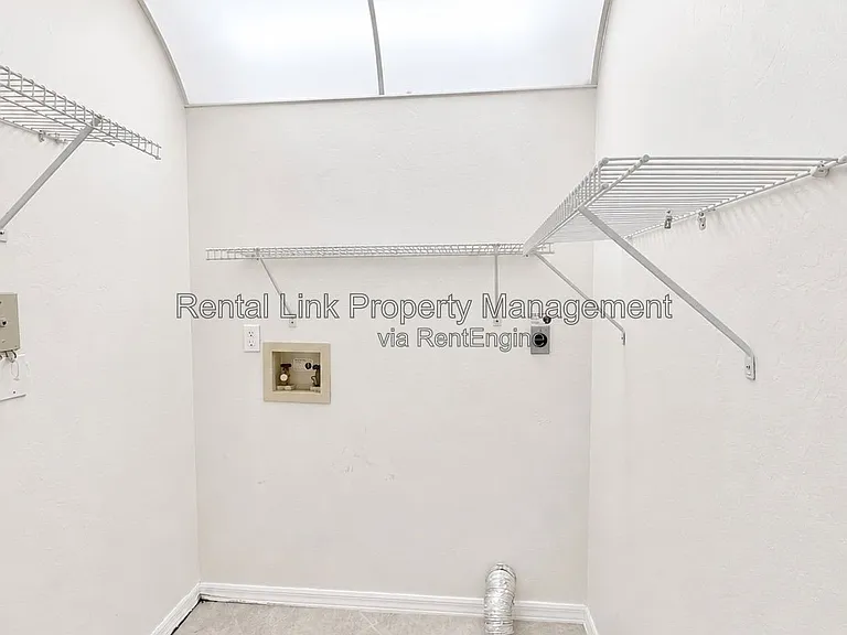 320 SW 3rd Pl #2 — Photo 30
