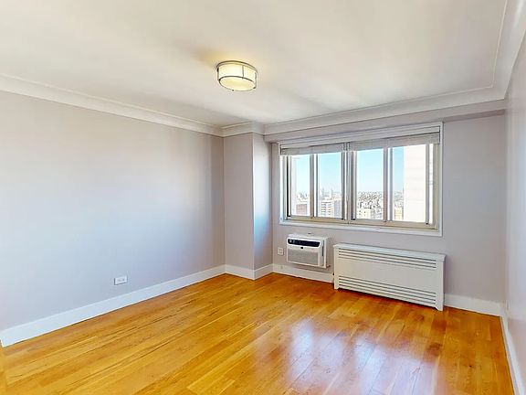 5th image of 694 Columbus Ave Unit 3U