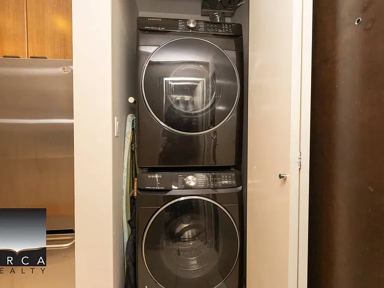 1010 Richard St #403 — Photo 10