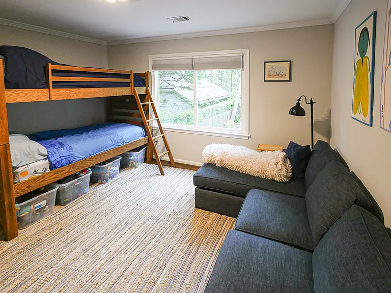 635 Harold Ave NE — Photo 19