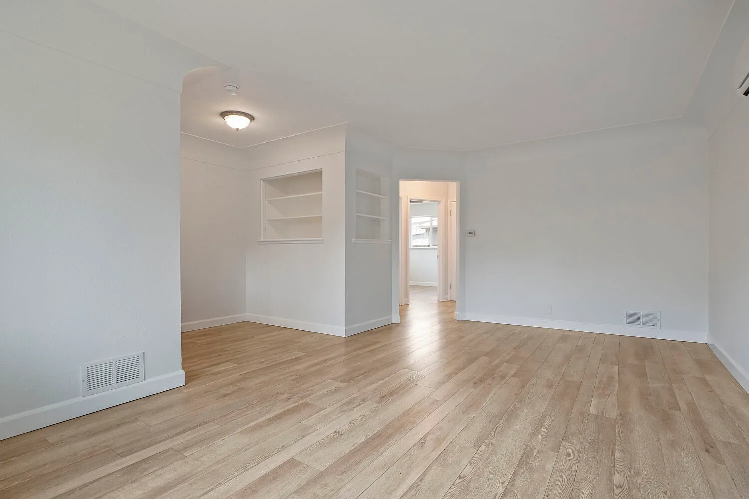 4 bed, 1500 sqft, $2,650 — Photo 4