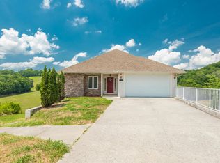 425 Deane Hill Dr, Sevierville, TN 37862