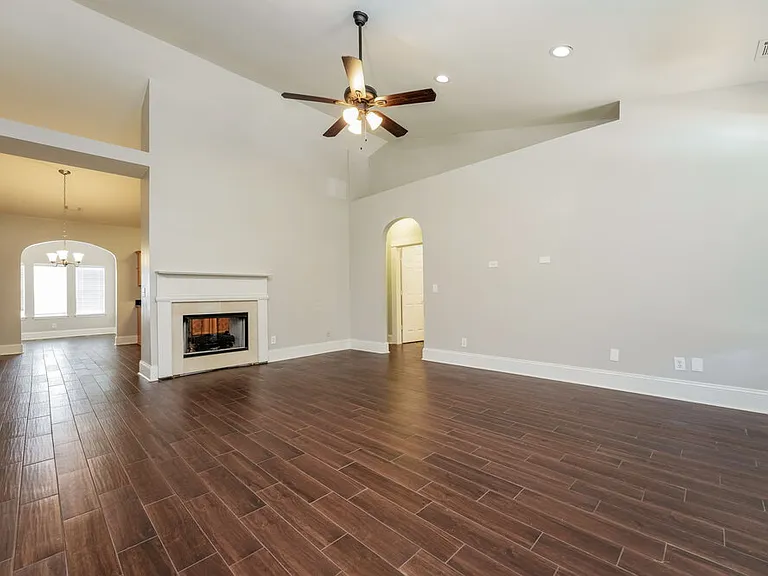 605 Brookwater Dr — Photo 3