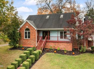 5006 E Manslick Rd, Louisville, KY 40229