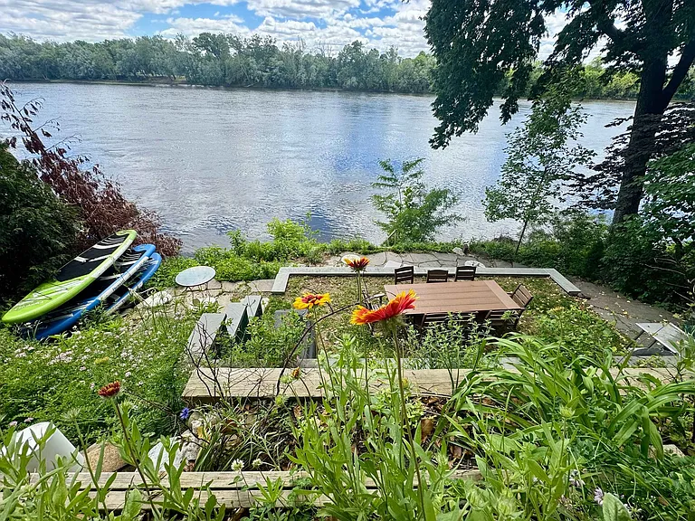 River Dr — Photo 72