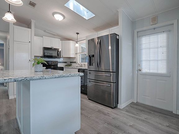 5th image of 1531 W Schwartz Blvd