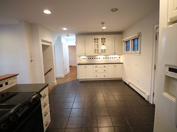 4th image of 311 River St #1