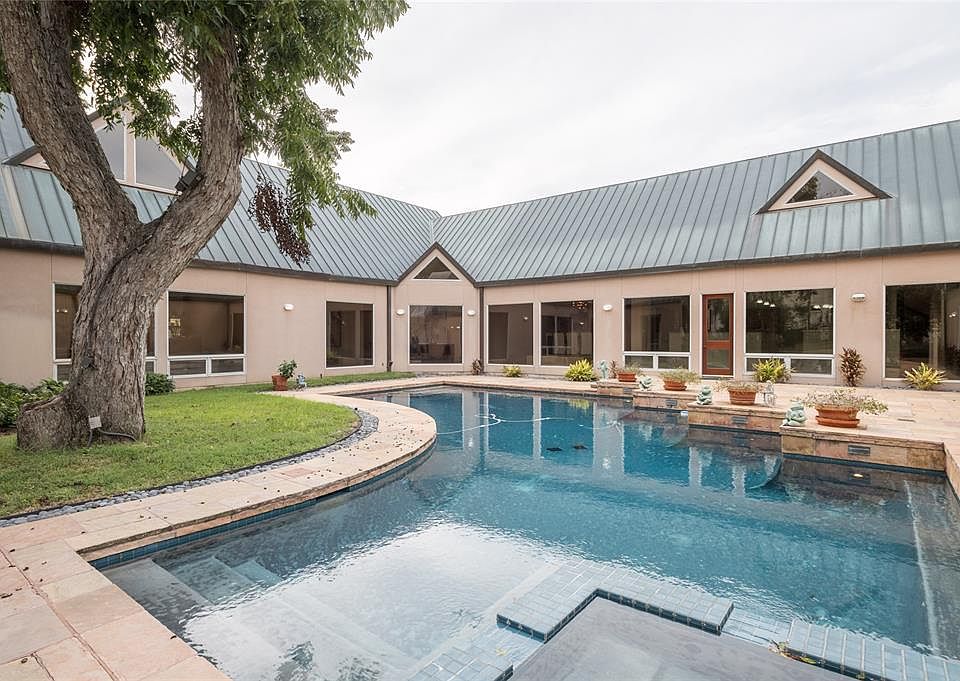 323 W Alkire Lake Dr, Sugar Land, TX 77478 MLS 8143866 Zillow