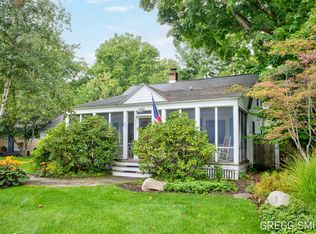 60 Chestnut Ln, Douglas, MI 49406