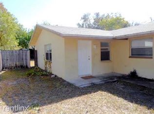 911 Lake Palms Dr, Largo, FL 33771
