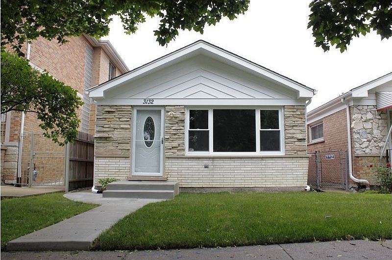 1st image of 3132 W Hood Ave