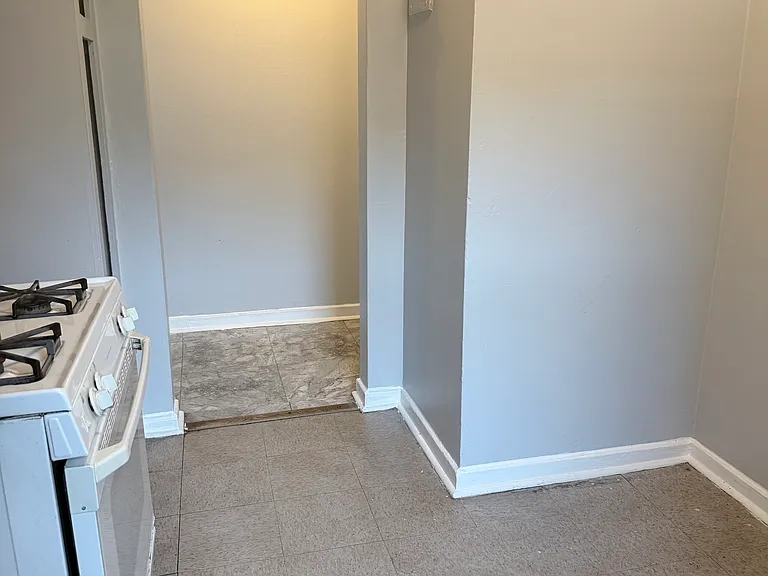 70 Crawford St #6 — Photo 5
