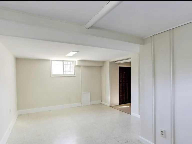 1500 44th St NW — Photo 11
