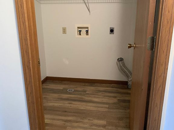 3rd image of 500 E College St APT A3