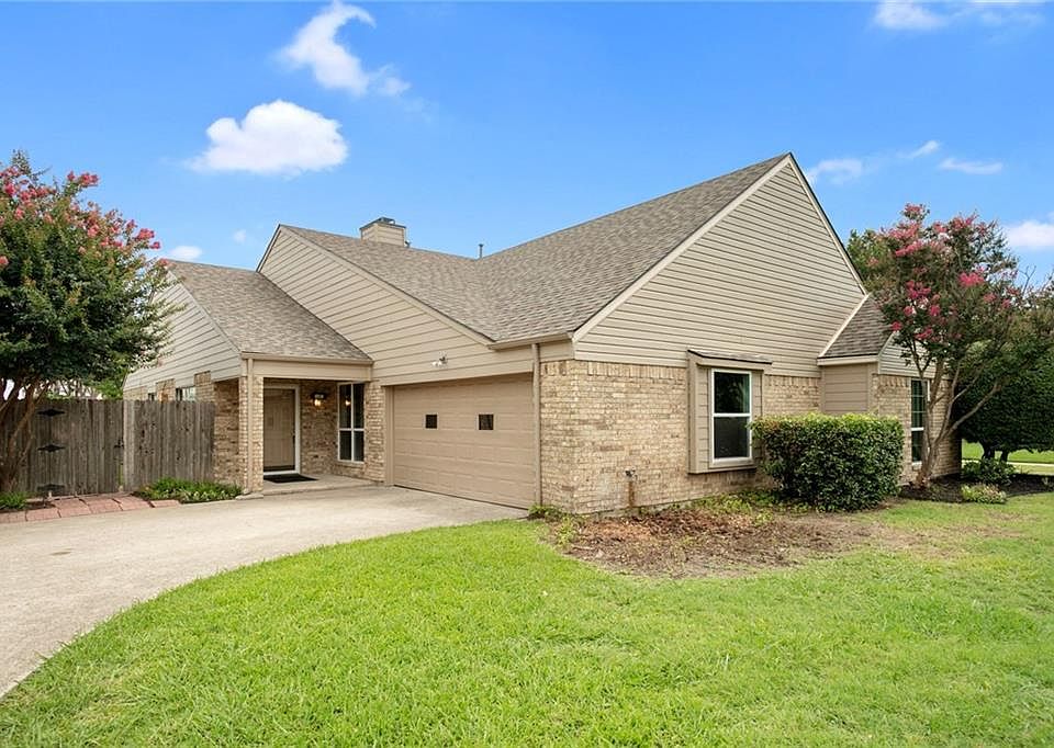 1st image of 1401 Broadmoor Dr