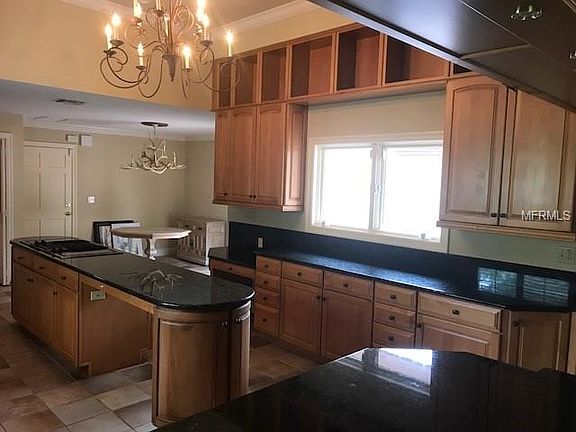 4th image of 1101 Flores De Avila St