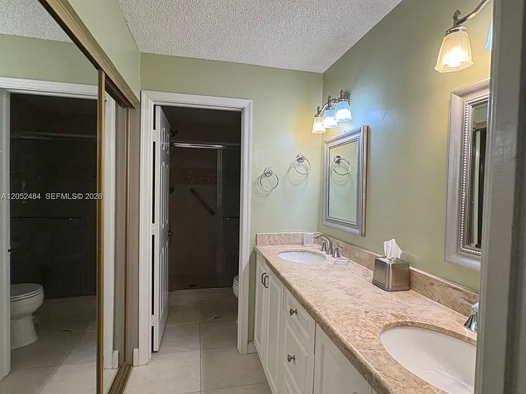 437 Prestwick Ln — Photo 25