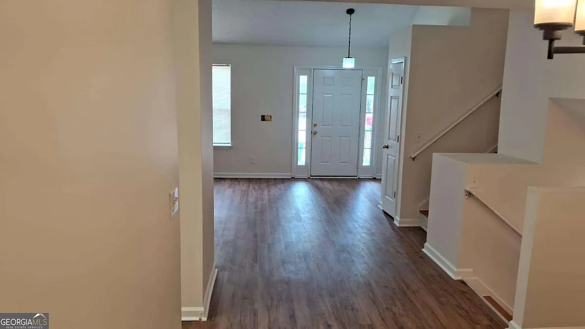 4 bed, 3.0 bath, 1600 sqft, $1,995 — Photo 3