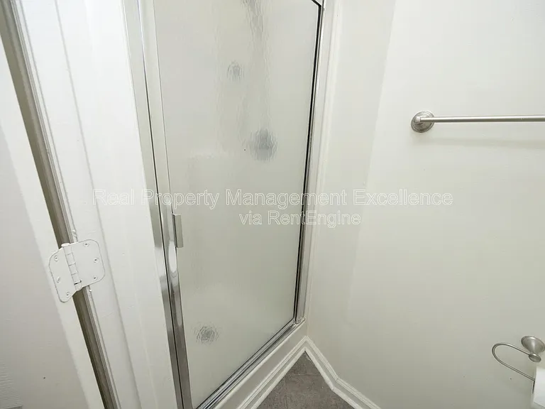 521 Renshaw Ct — Photo 20
