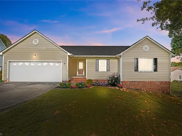 1012 Oak Ridge Ct, Burlington, NC 27217