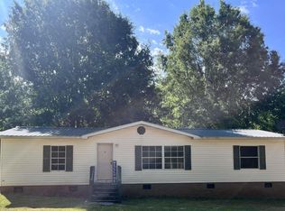 6726 E Peach Rd, Ridgeway, SC 29130