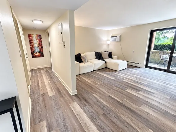 72 Charles River Rd APT C, Waltham, MA 02453