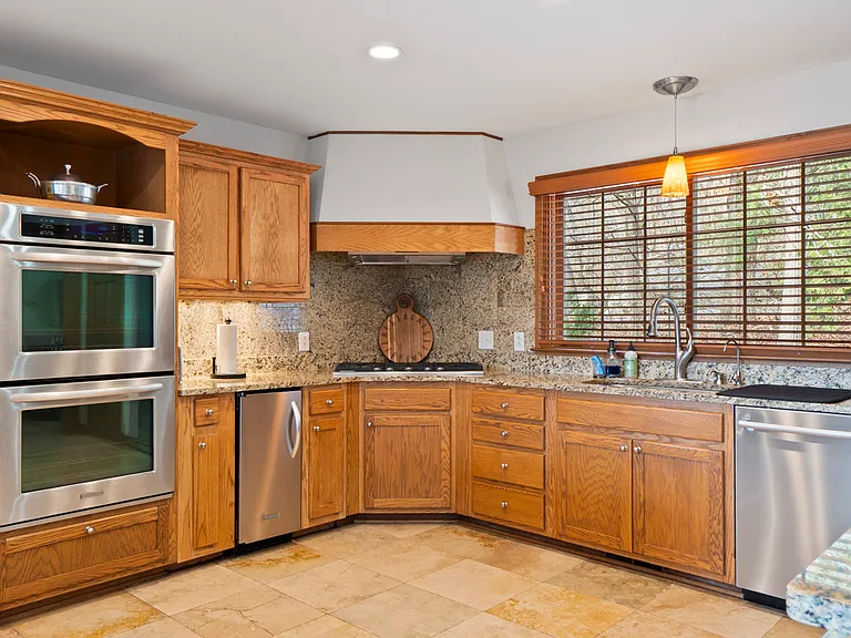 1464 Palisades Rd — Photo 3