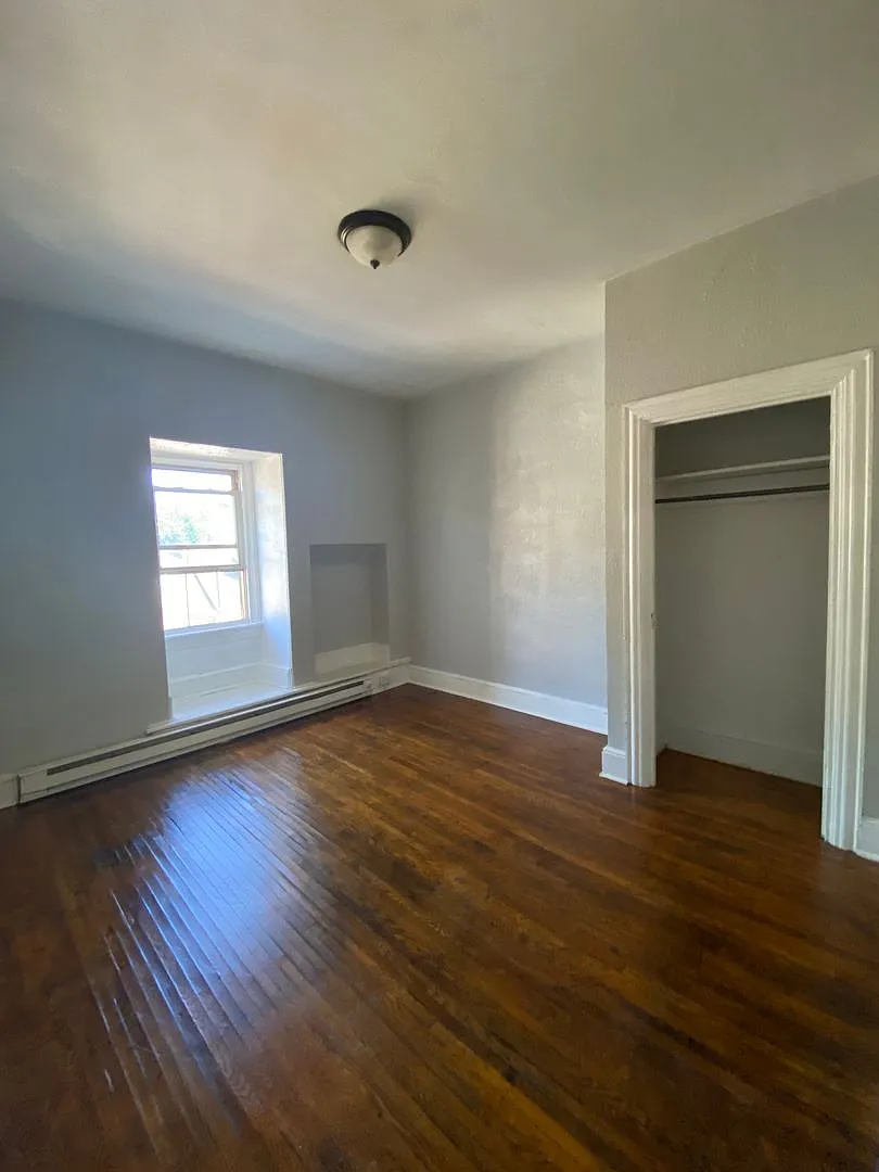 228 W Vine St — Photo 3