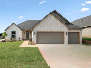 11717 NW 103rd St, Yukon, OK 73099