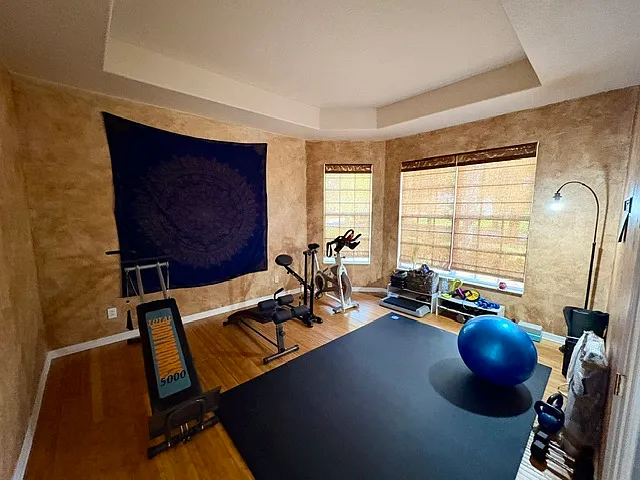Spare room by the front door