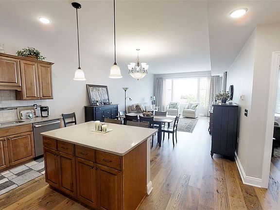 2nd image of 500 S Lakeshore Blvd #14