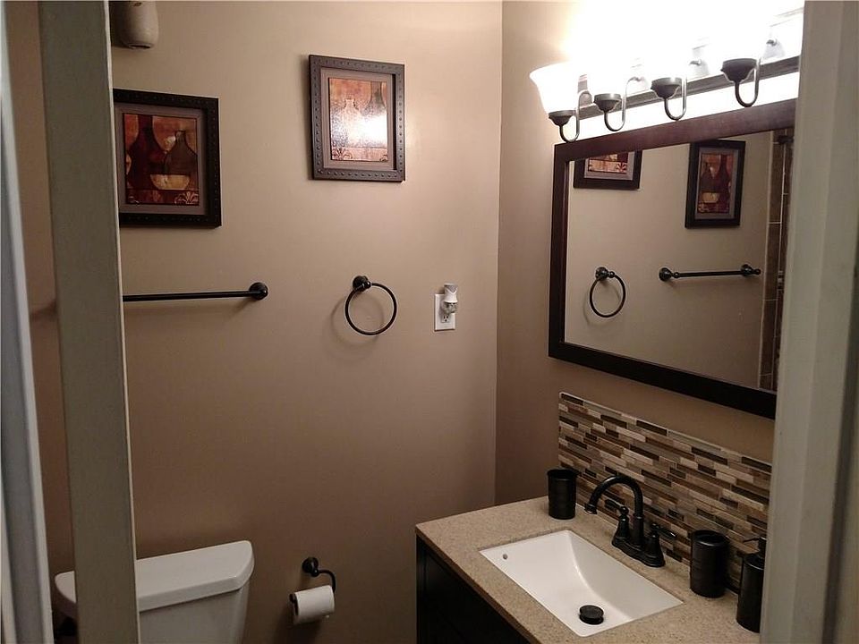 2nd image of 8716 Twin Oaks Dr