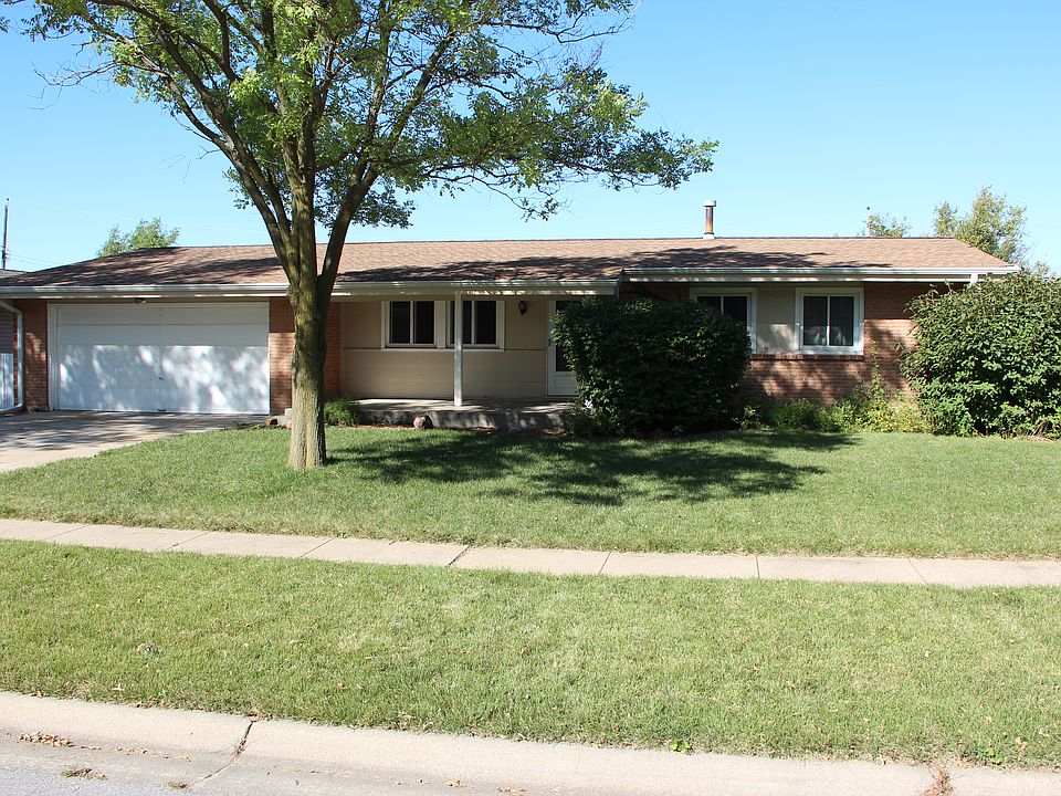 1st image of 8230 Elizabeth Dr